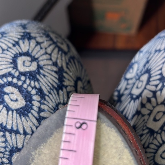 Le Chateau brown leather strappy wedges - Picture 9 of 11